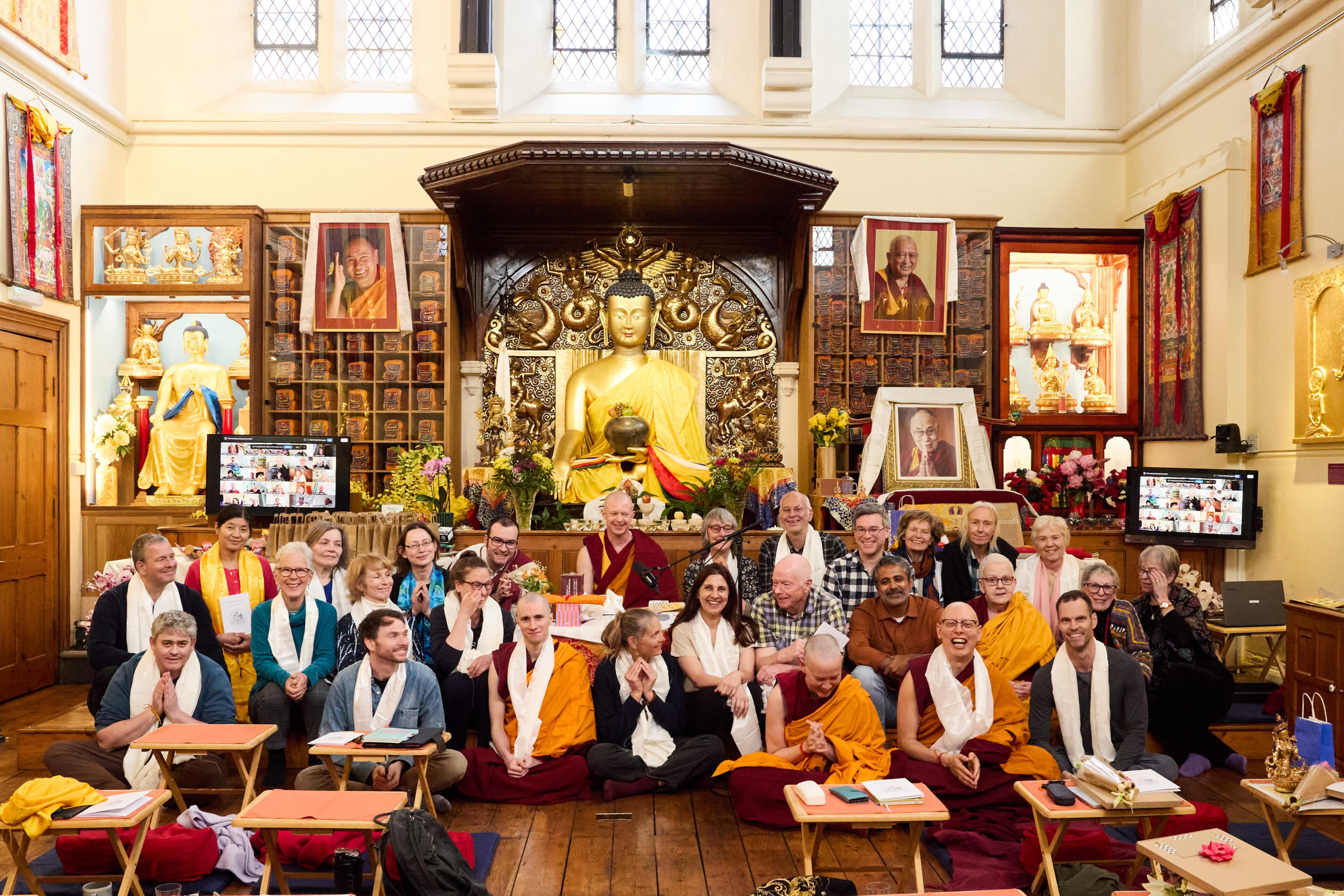 Geshe Tenzin Namdak teaching the Basic Program
